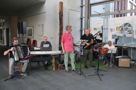 Ausklang des Abends bei Swing und Jazz der MPI-Band muMPItz
